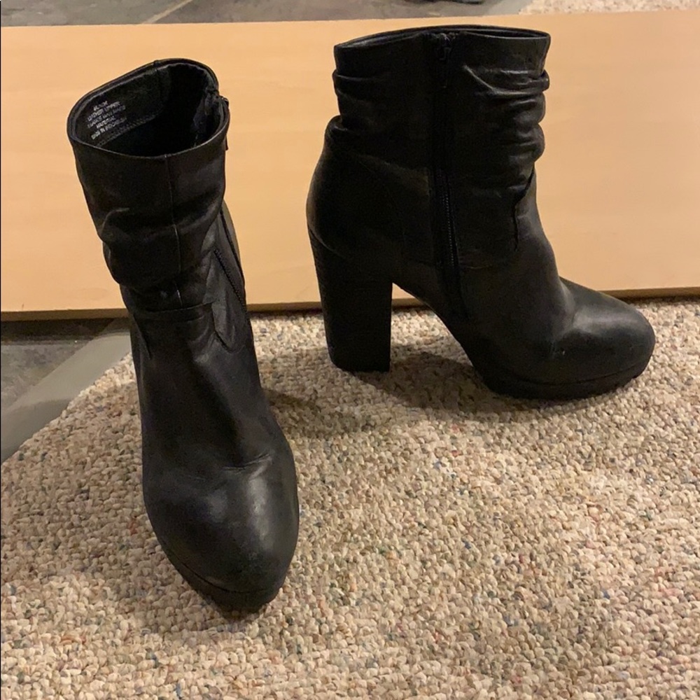 STEVE MADDEN BLACK ANKLE BOOTS WITH HEEL